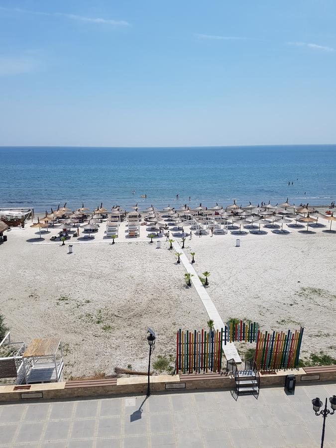 Constantinos Apartment Mamaia Nord Navodari Bagian luar foto